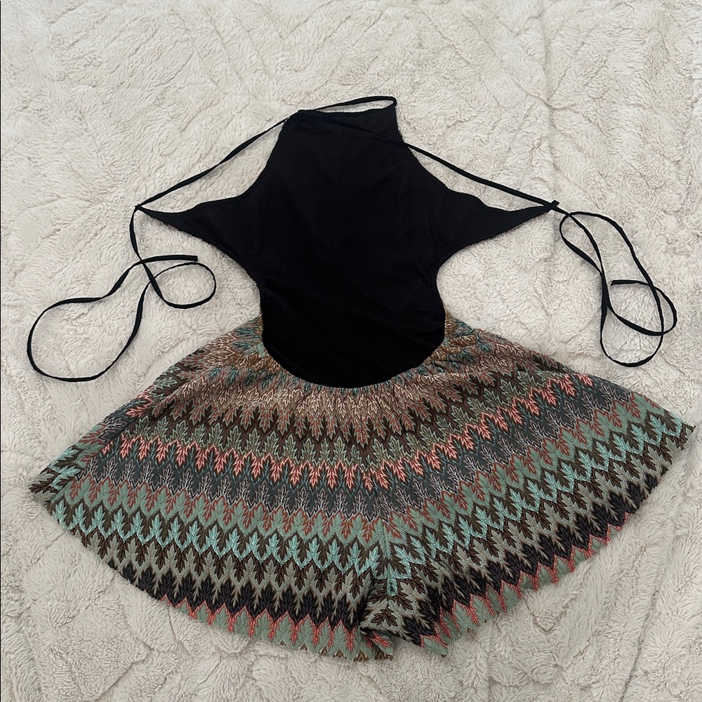 Chic Patterned Mini romper - Picture 3 of 3